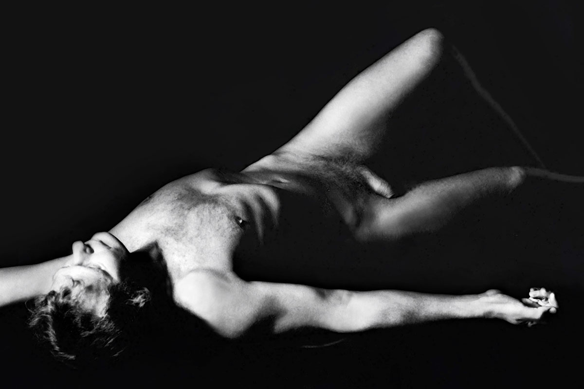 FKK, nackt und frei - Entspannung beim Nackt-Yoga - Erhard Hagebeuker